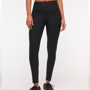 EUC Abercrombie & Fitch YPB black Curve Love SculptLux 7/8 Leggings | Sz L short